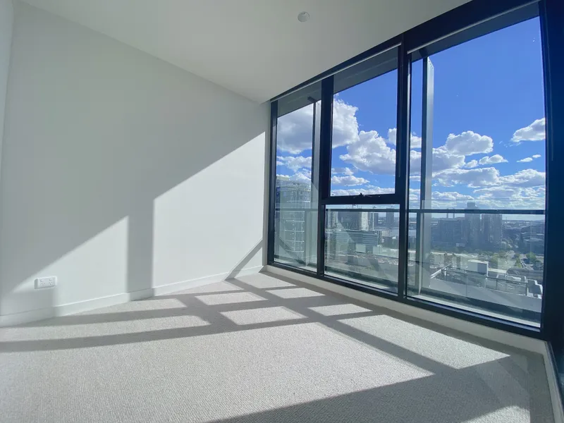 Luxury view of Dockland and City. Large two bedroom two bathroom available now
