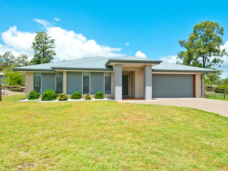 Steel Frame Beauty- in lovely Country Club Estate