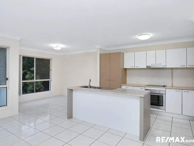 Spacious 4-Bedroom Family Home in Regents Park