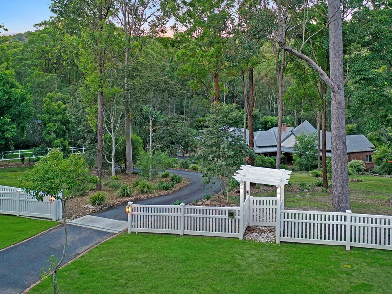 STYLISHLY RENOVATED 47SQ HOME IN THE HIGHLY SOUGHT AFTER MUDGEERABA FOREST ESTATE!