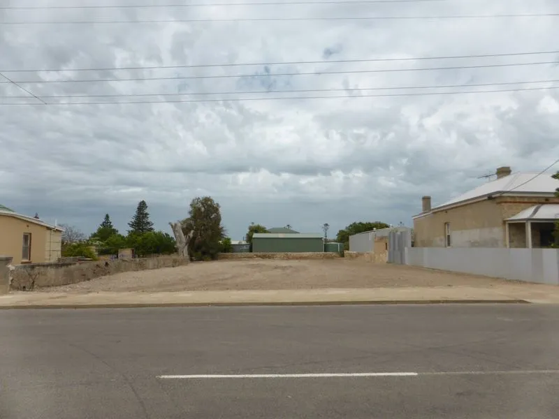Conveniently Located Large, Level Vacant Allotment