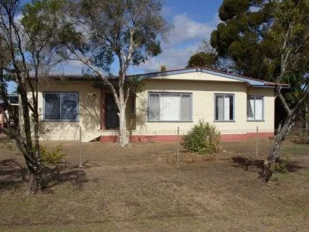 Quiet 4 bedroom family home