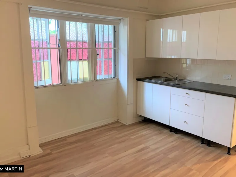 MGM MARTIN – RECENTLY UPDATED LARGE ONE BEDROOM GRANNY FLAT