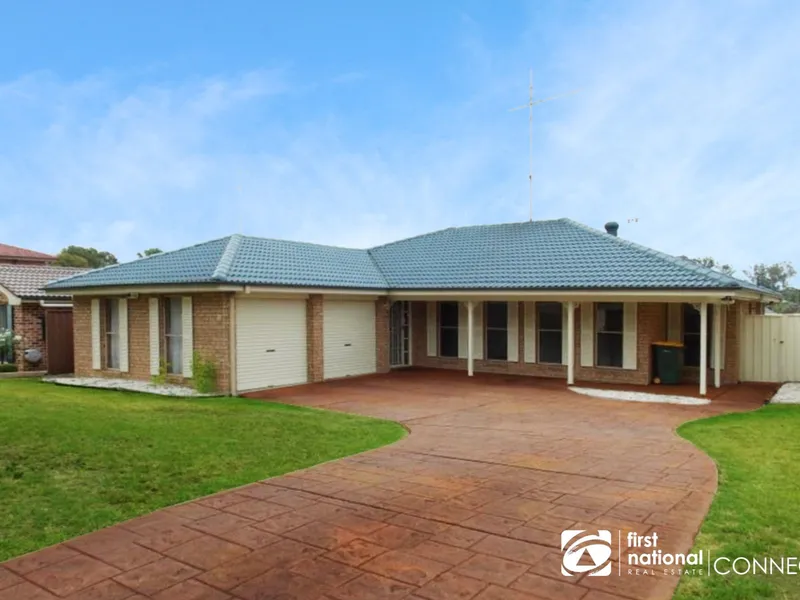 Spacious Entertainer In Quiet & Convenient Location