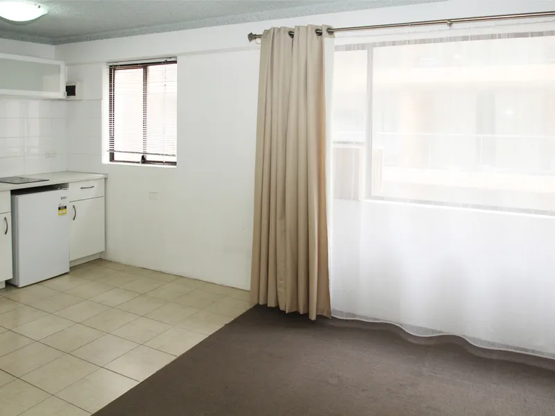 MODERN ONE BEDROOM APARTMENT CLOSE TO ALL AMENITIES!