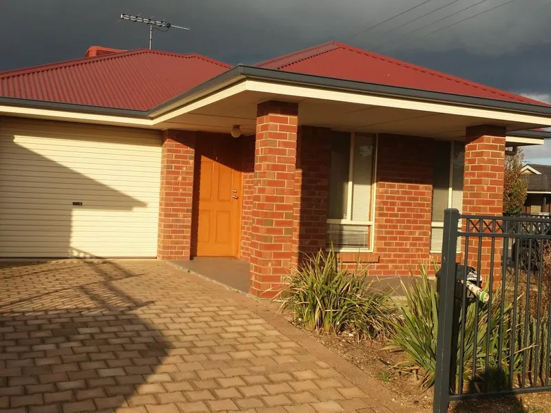 Recently built house in a quiet court in SMITHFIELD PLAINS