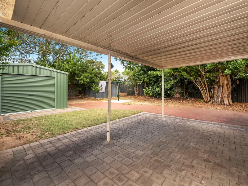 GIVE ME A HOME (AND A WORKSHOP) AMONG THE GUMTREES