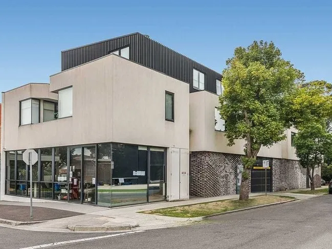 Lifestyle and Convenience in Leafy Glen Iris