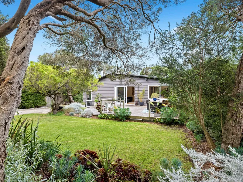 Coastal hideaway amid Zen-like gardens