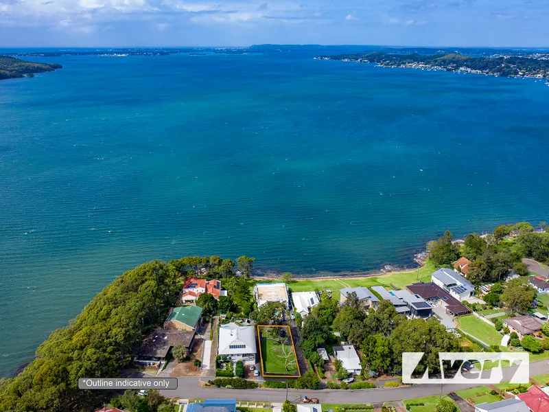 PREMIUM VACANT LAND OVERLOOKING LAKE