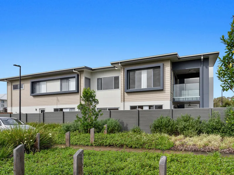 OVERSIZED ONE BEDROOM DUAL LIVING