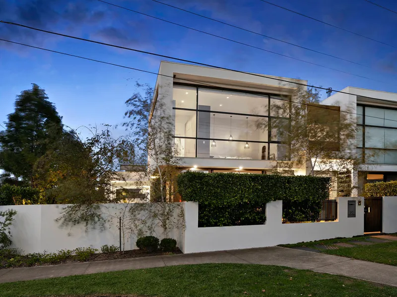 Ultra-Luxe in a Prized Parkside Locale