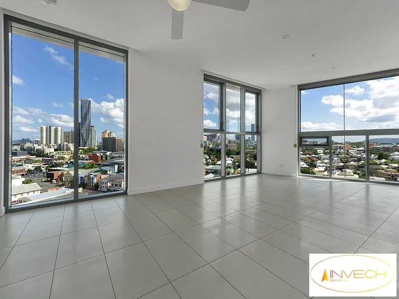 Level 18 - 2 Bedroom 2 Bathroom Apartment with City View and a Secure Car Park!