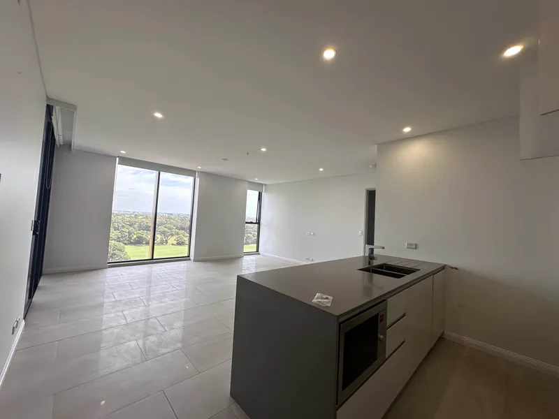 Luxury TWO-BEDROOM Apartment with furniture（optional）in Eastgardens