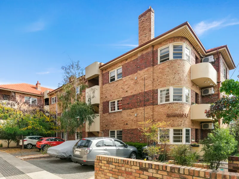 Fantastically located three bedroom with heating and cooling!