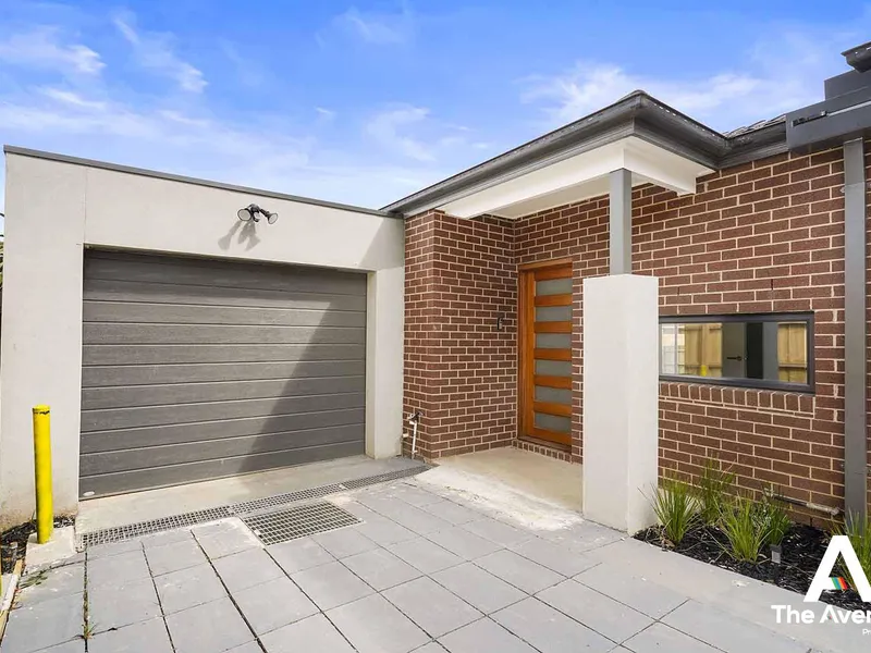 Spectacular and modern 2 bedroom townhouse, with generous sized private courtyard