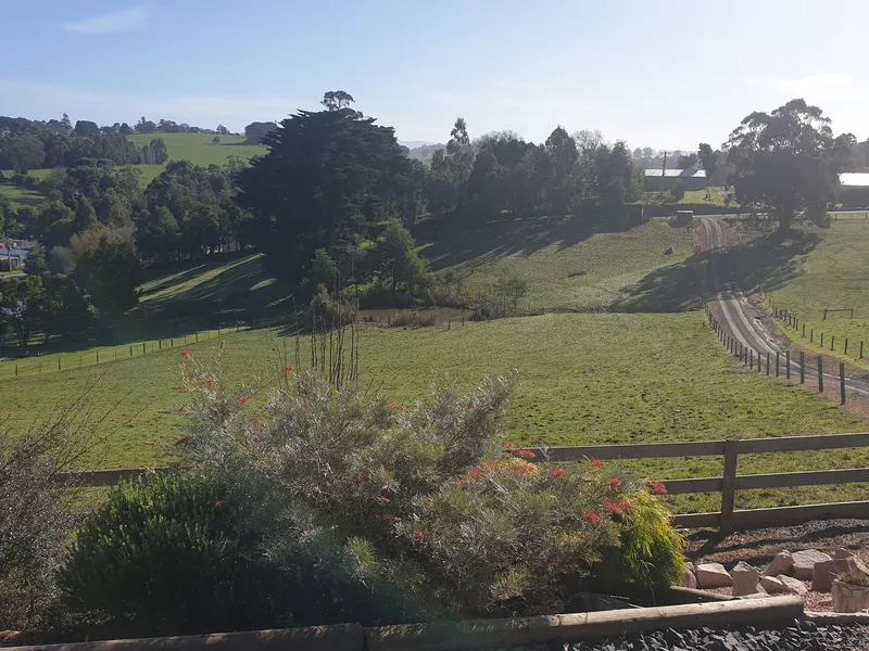 Build Your Acre Lifestyle in Neerim South