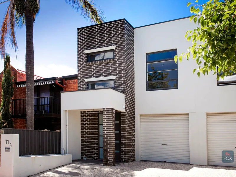 Modern Upgraded Townhouse- Move In & Relax