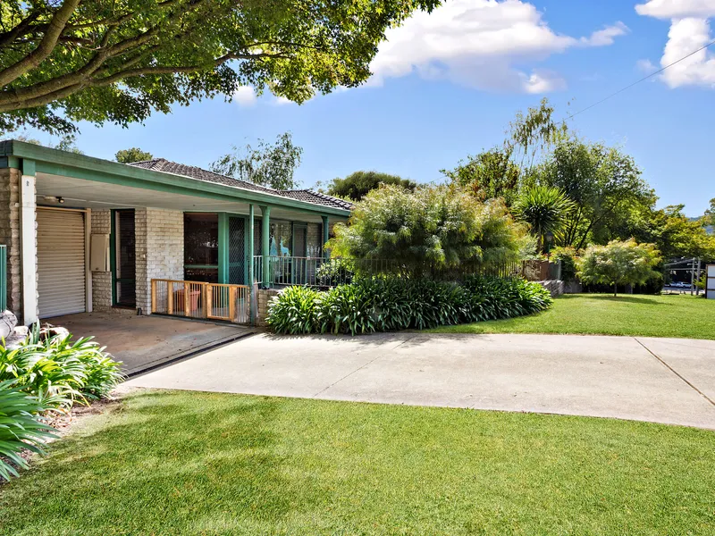 Close to school and shops