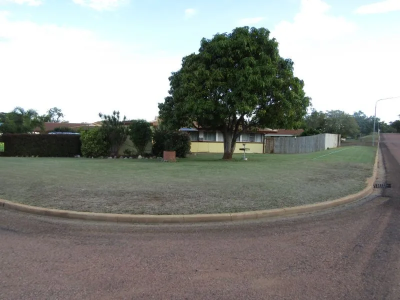 LARGE 4 BEDROOM HOME IN GREENVALE