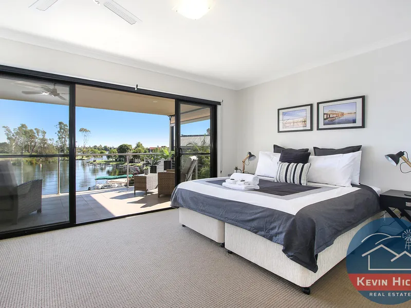 Absolute Waterfront on Lake Mulwala.
