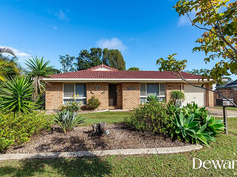 Comfortable Family Entertainer Overlooking Parklands