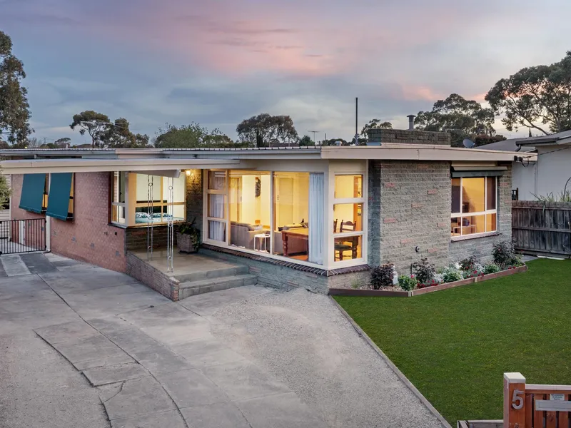 The Perfect Family Home (check out my 3D tour)