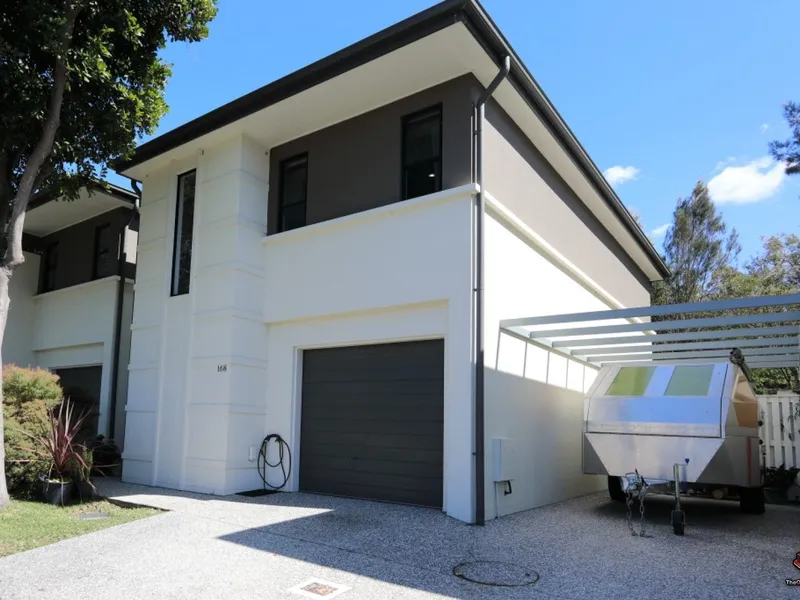 Gorgeous & Immaculate, Spacious townhouse