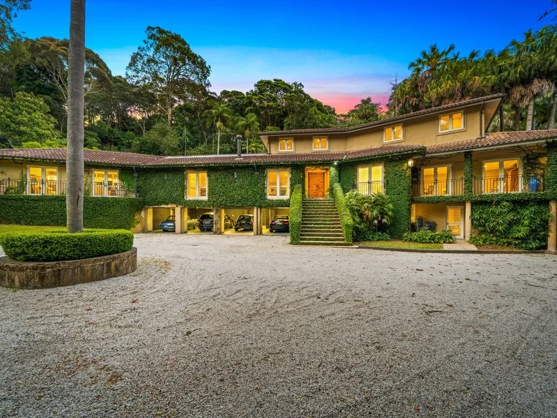 Prestigious Private Acreage - Ruskin Rowe Estate