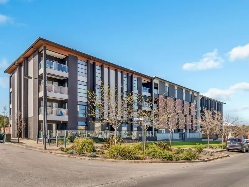 Great Location! Ready to Move in and Enjoy the Lifestyle!