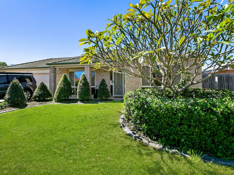 WALK TO GENESIS & WARNER MARKET PLACE