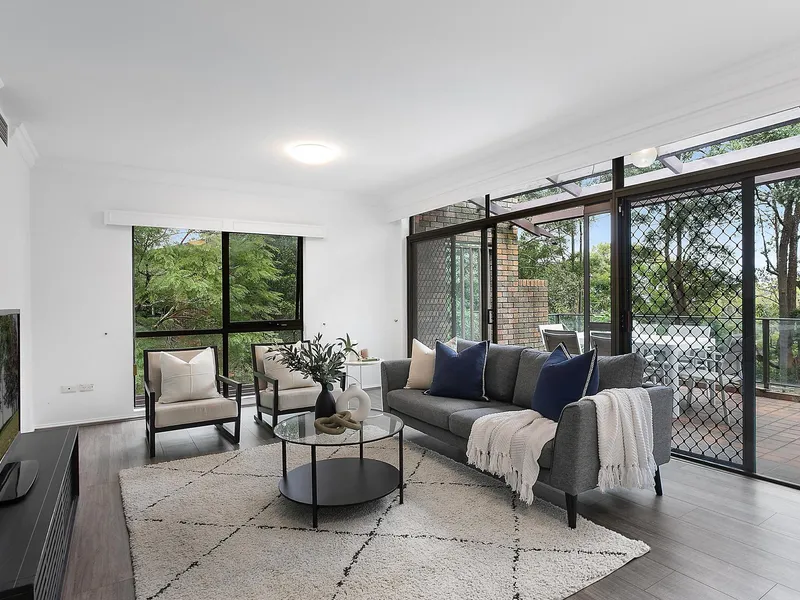 Superb, serene location and sun from four sides