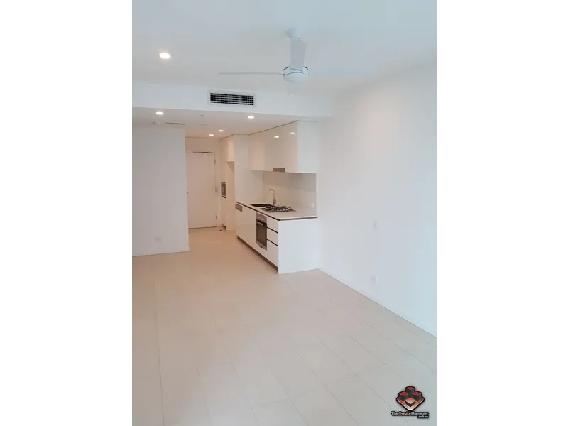 ST TROPEZ LEVEL 8 - 2 BEDROOM 2 BATHROOM APARTMENT