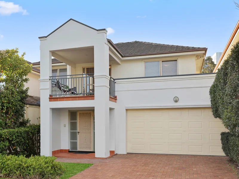 Ground-Level Master in Exclusive 'Lindenwood Estate'