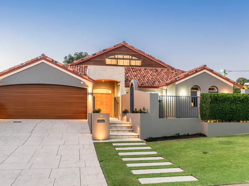 PERFECT PACKAGE - LUXURY, SPACE, PRIVACY, SECURITY + GOLDEN TRIANGLE ADDRESS!