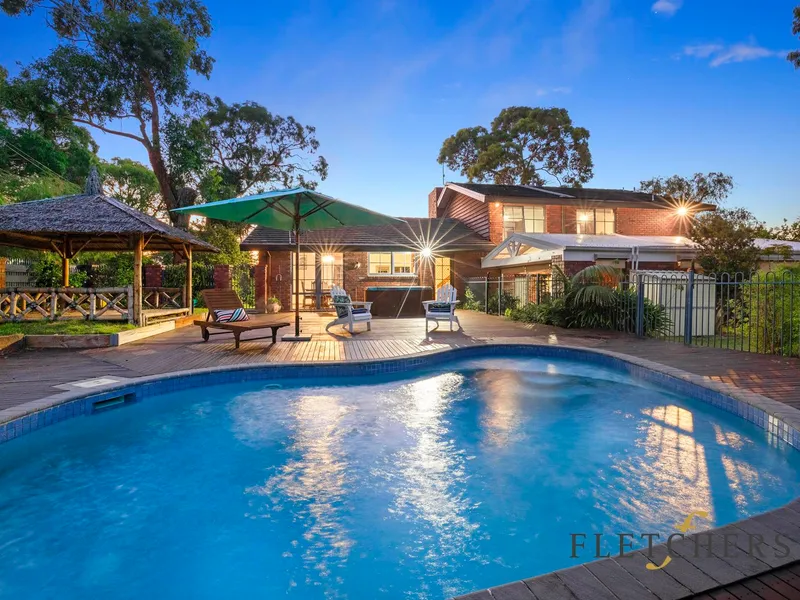 Grand Entertainer will Charm & Delight!