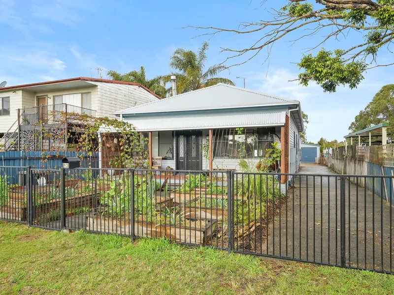 Stunning Modern-Rustic 4 Bedroom Home !