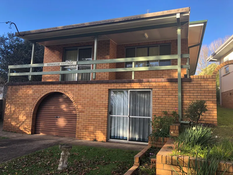 3 BEDROOM BRICK & TILE HOME