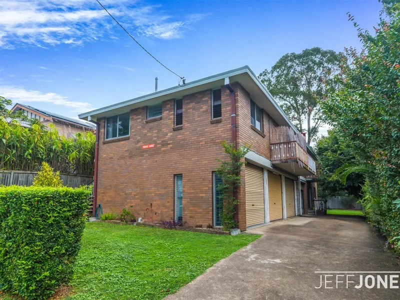Retro Charm In Centre Of Annerley