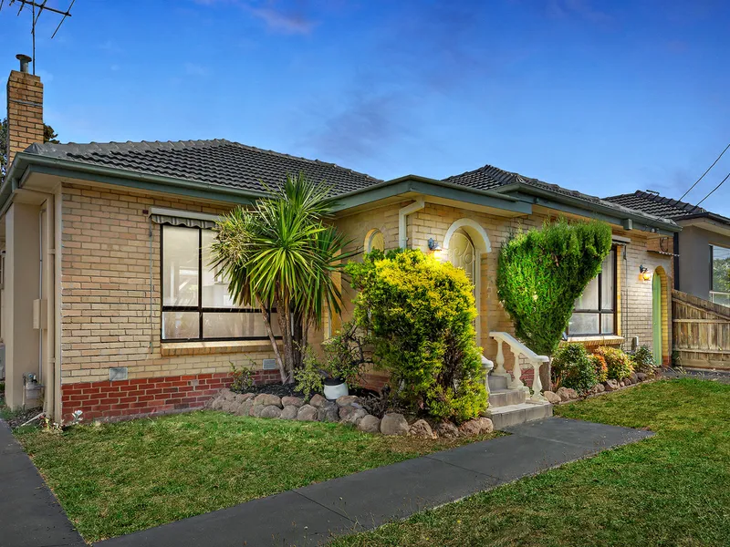 Single level living in prized location