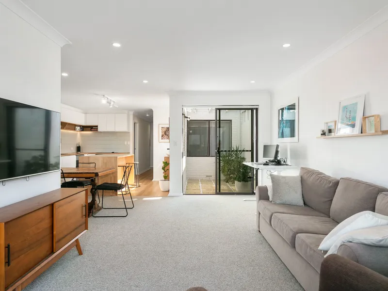 BEAUTIFULLY RENOVATED - CENTRALLY LOCATED