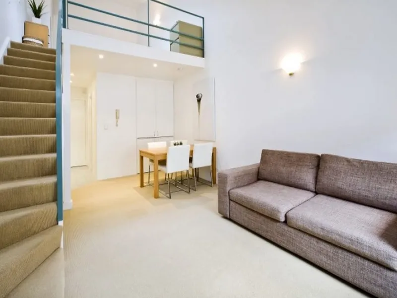 SUPERB LOFT APARTMENT - MINUTES TO CROWS NEST VILLAGE