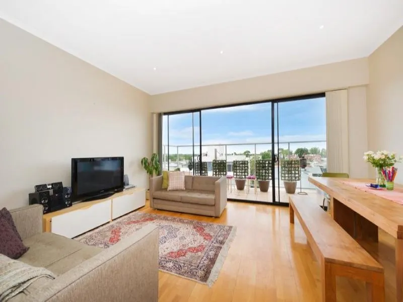 Modern Convenience with Spectacular Views