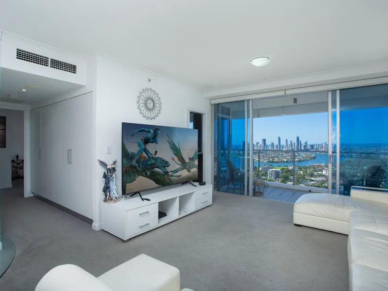 High floor south east apartment in the CBD