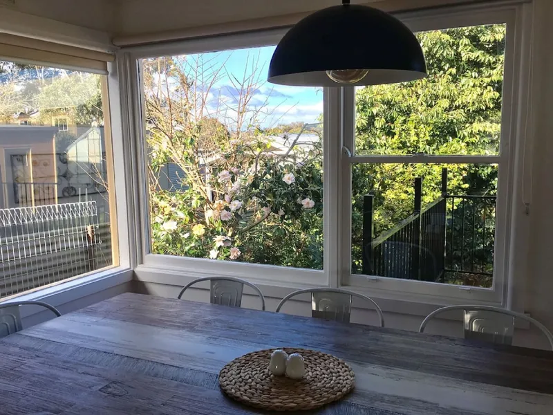 Furnished short term rental, only minutes to town