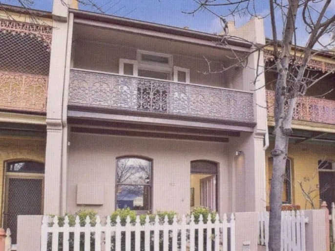 HUGE 5 BEDROOM HOME IN CONVENIENCE LOCATION