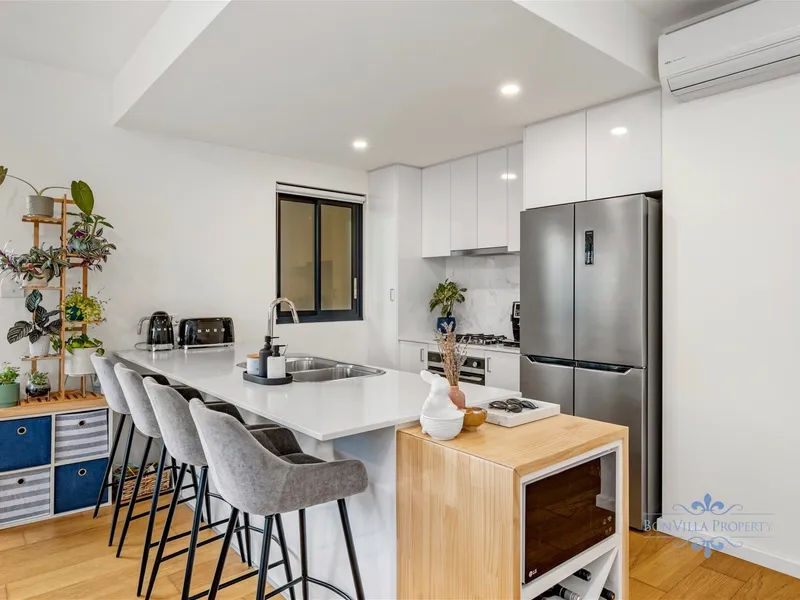 The Perfect Cosmopolitan Inner City Pad With Secure Parking