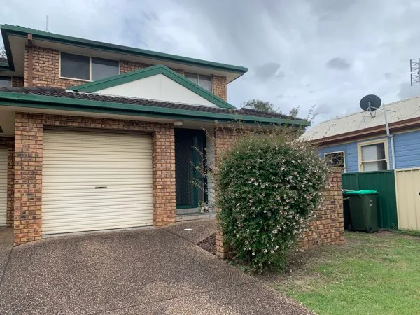 WATERFRONT TOWNHOUSE