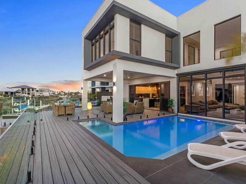 OPULENT WATERFRONT LIVING