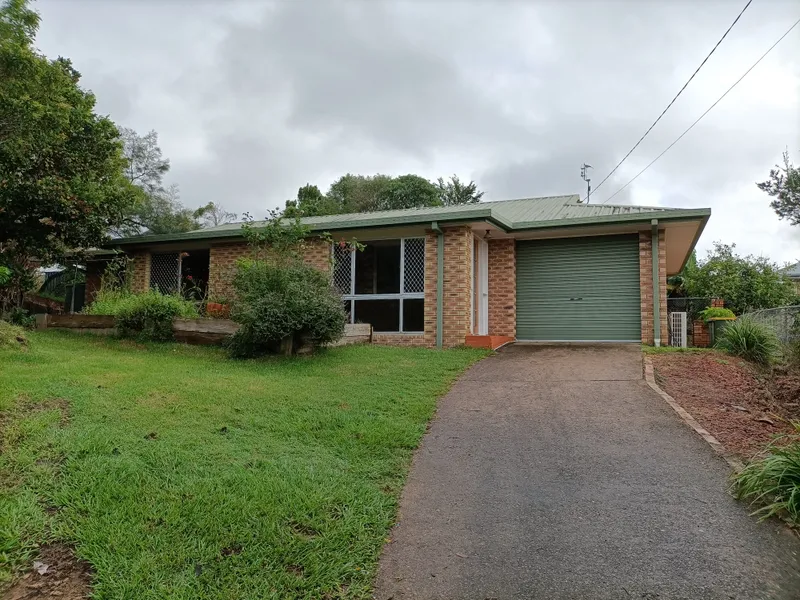Cosy Habitation Hidden in Coes Creek